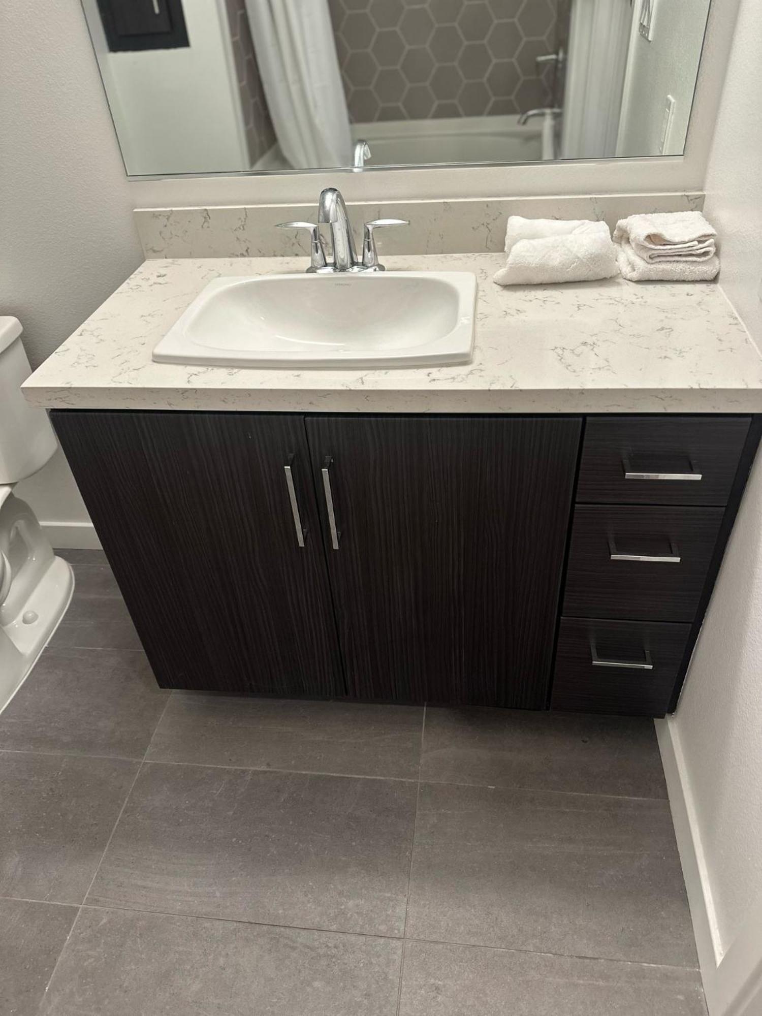 Appartamento Cozy One Bedroom & Loft Sunset Free Off Site Parking And Wifi *
